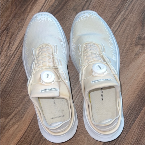 Hugo Boss Men's Beige Athletic Shoes - Picture 1 of 4